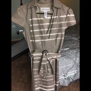 Plunged Neck Line Retro Midi Dress